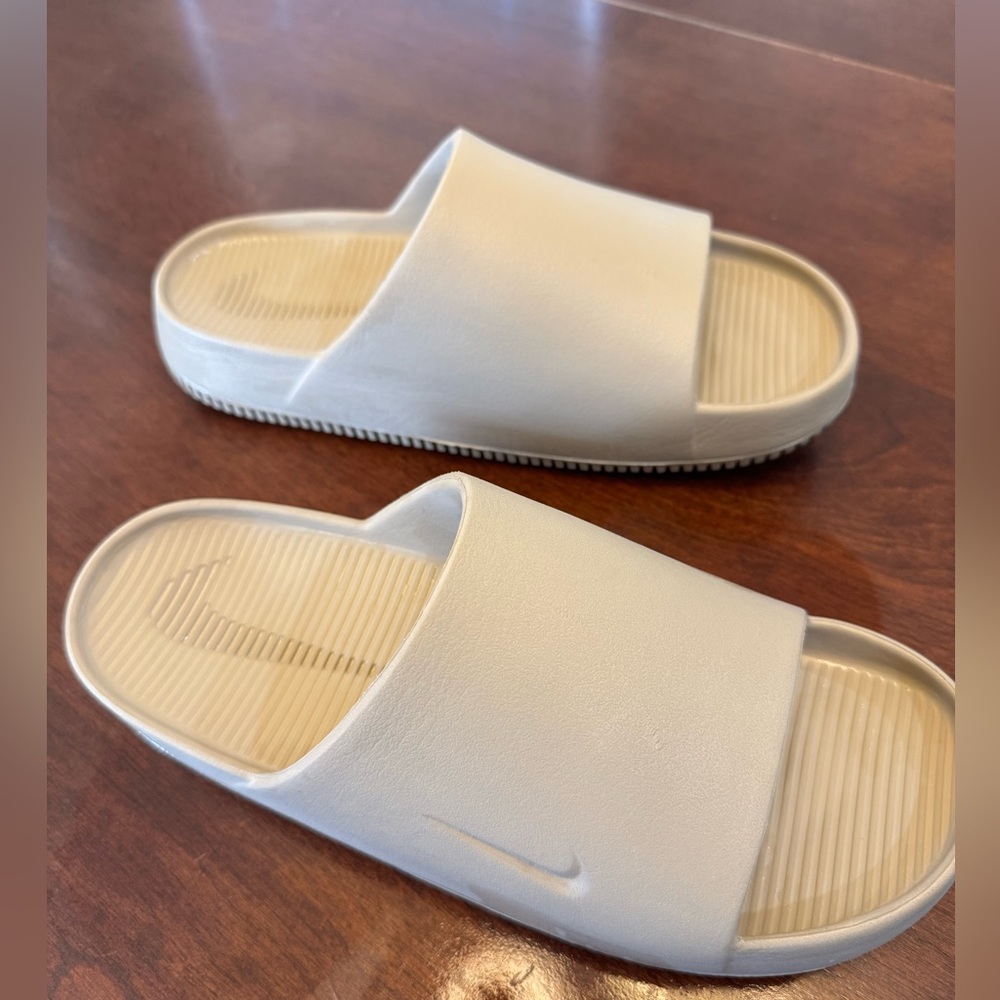 Nike Calm Slides